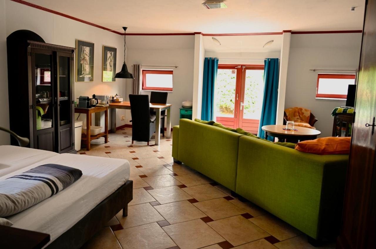 B&B Op Landgoed Koepeltjesplaats Gaast Luaran gambar